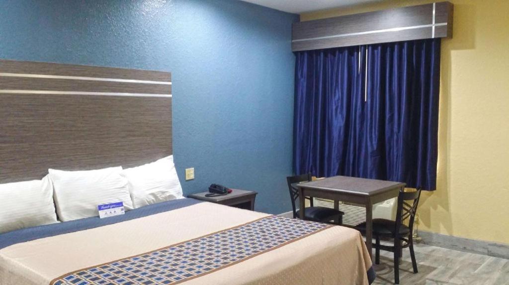 Americas Best Value Inn & Suites Northeast Houston Exterior foto