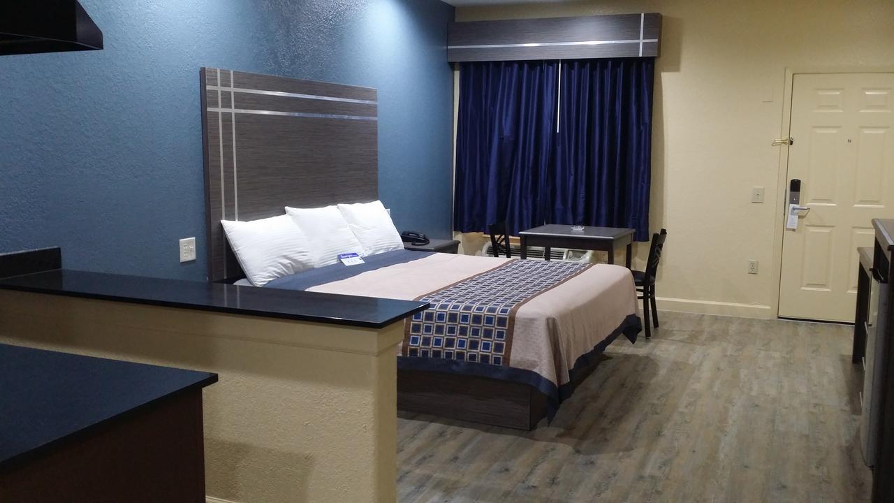 Americas Best Value Inn & Suites Northeast Houston Exterior foto