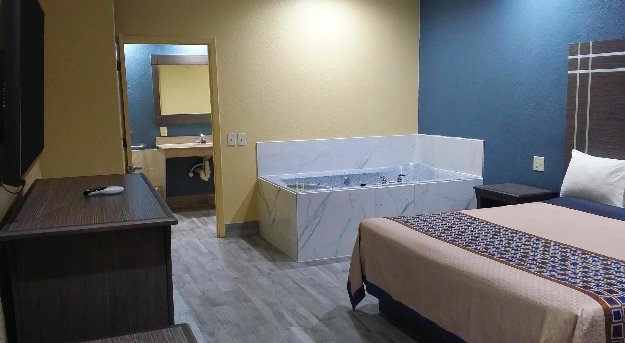Americas Best Value Inn & Suites Northeast Houston Exterior foto
