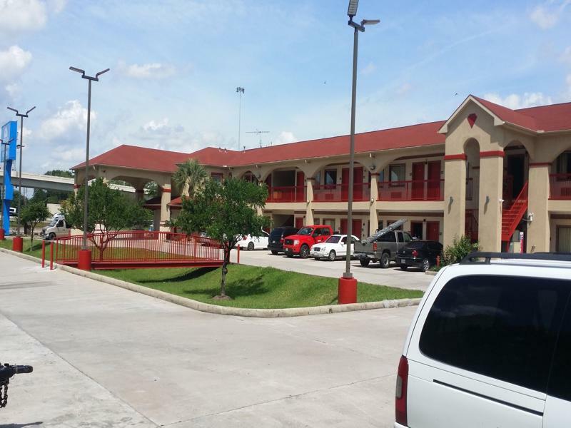 Americas Best Value Inn & Suites Northeast Houston Exterior foto