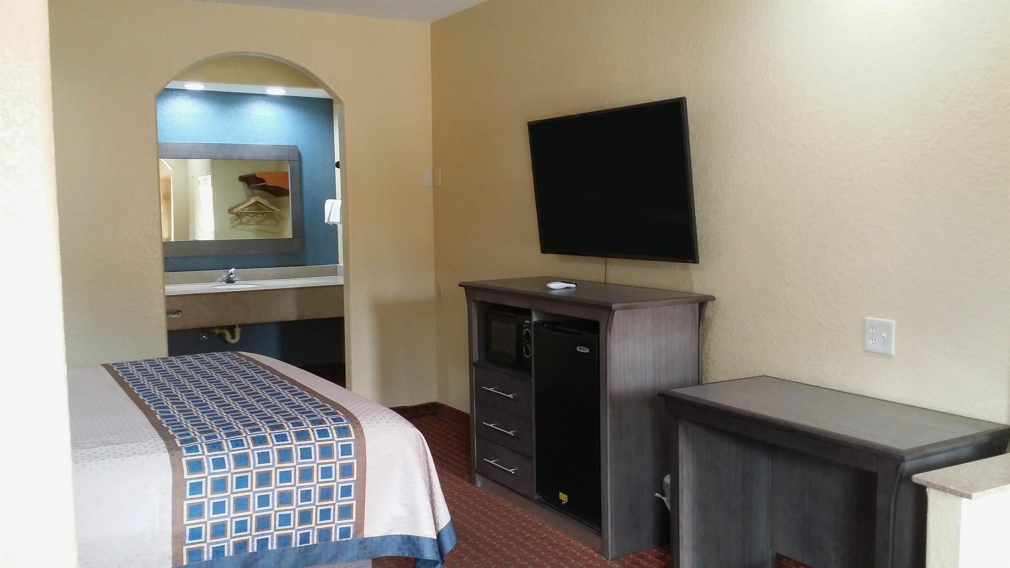 Americas Best Value Inn & Suites Northeast Houston Exterior foto